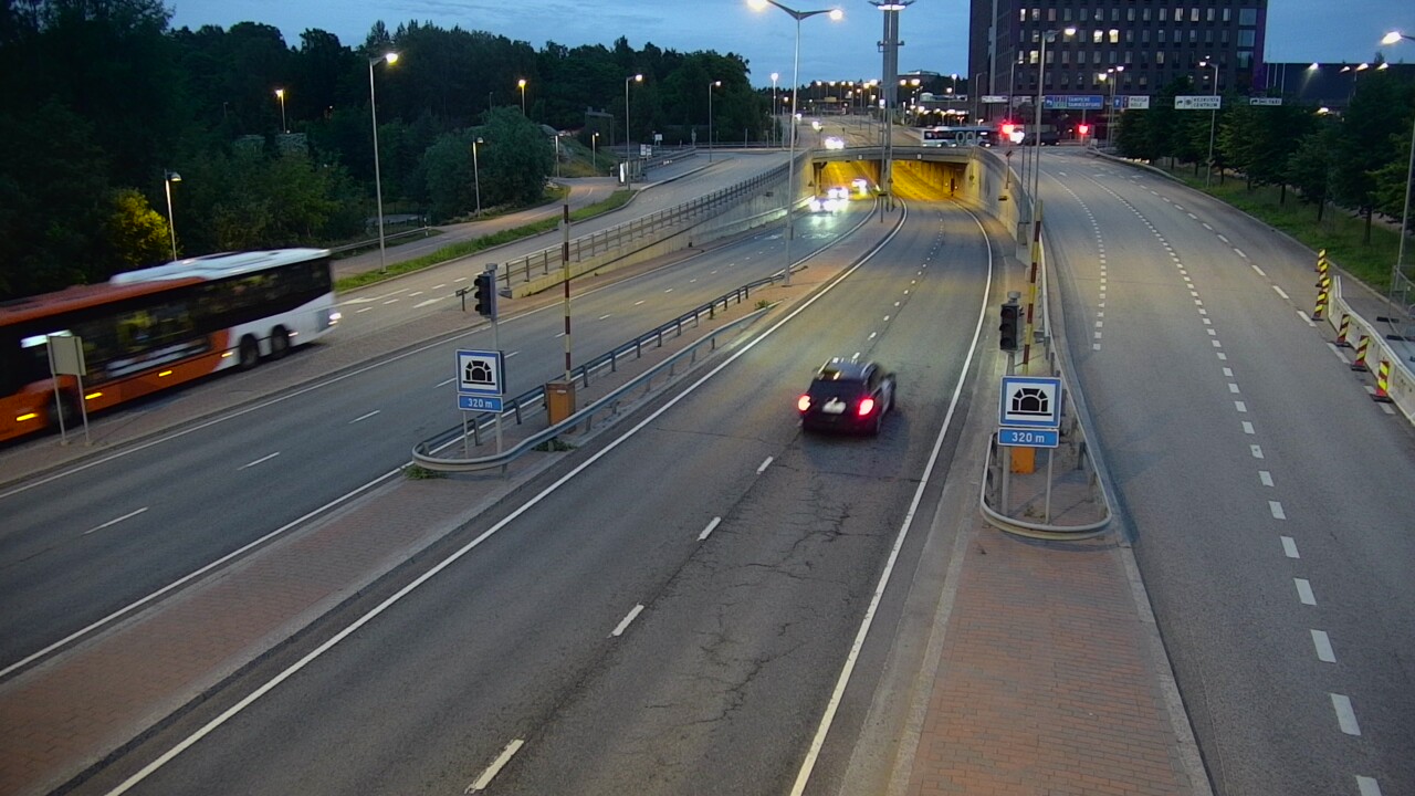 Kelikamerat Kuva Tie 100 Helsinki Hakamäentie, Kivihaan tunneli, länsi, Helsinki, Uusimaa