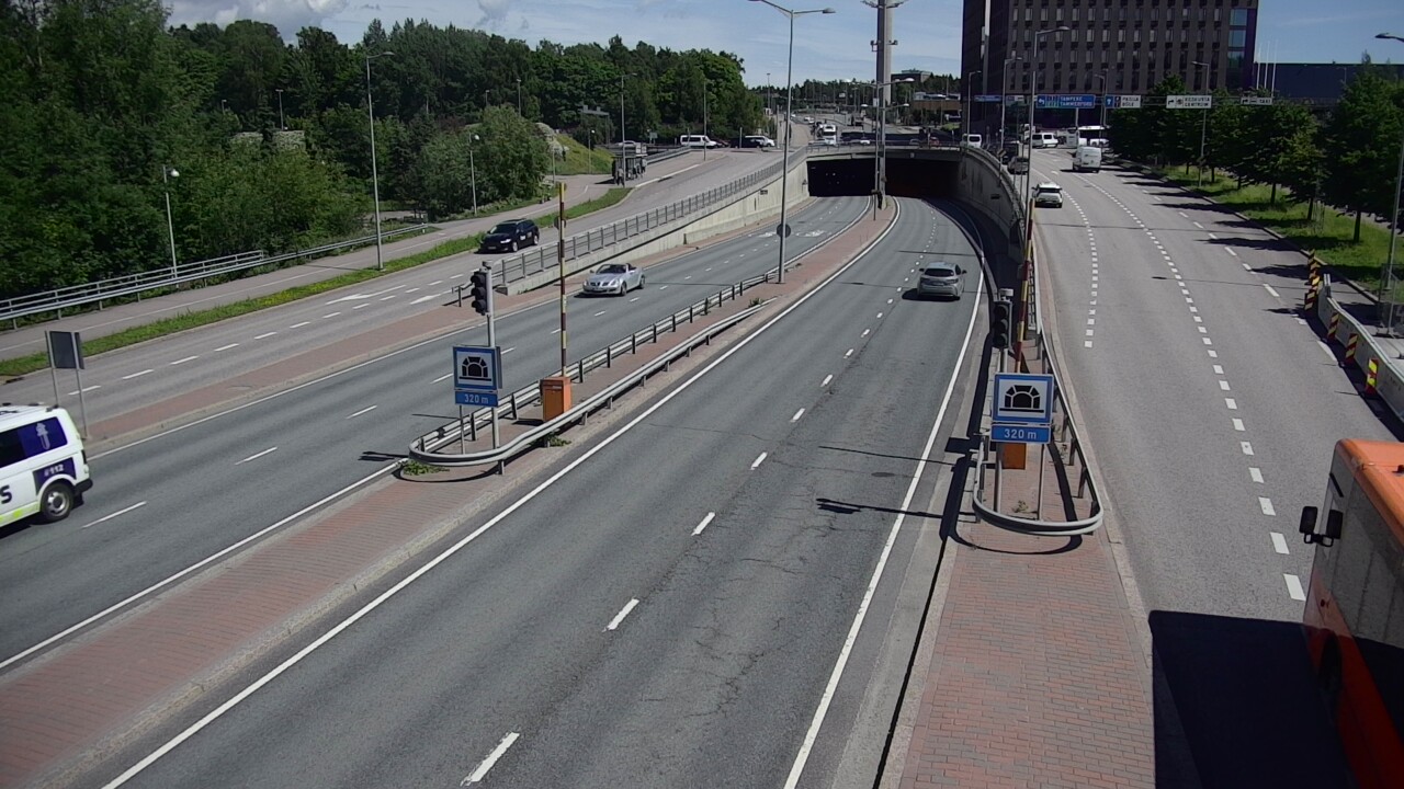 Kelikamerat Kuva Tie 100 Helsinki Hakamäentie, Kivihaan tunneli, länsi, Helsinki, Uusimaa