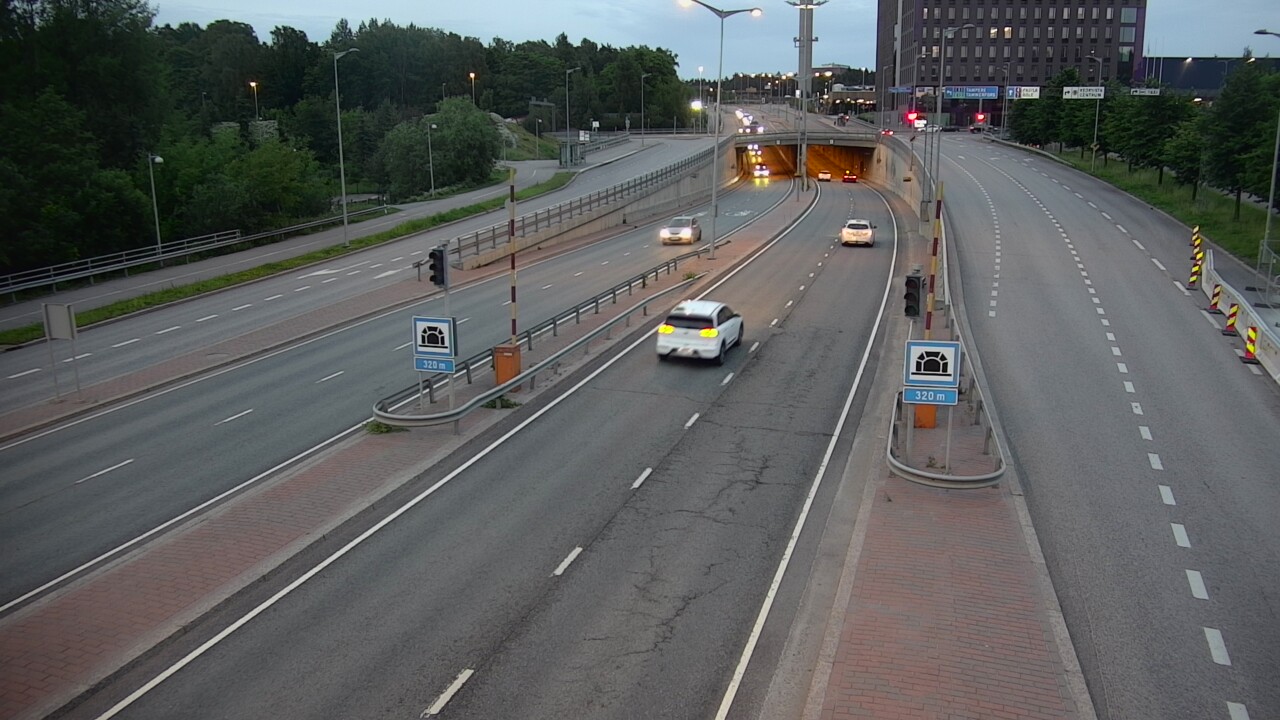 Kelikamerat Kuva Tie 100 Helsinki Hakamäentie, Kivihaan tunneli, länsi, Helsinki, Uusimaa
