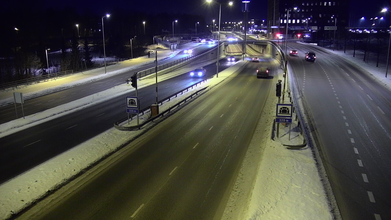 Weather Camera Image Road 100 Helsinki Hakamäentie, Kivihaan tunneli, länsi, Helsinki, Uusimaa