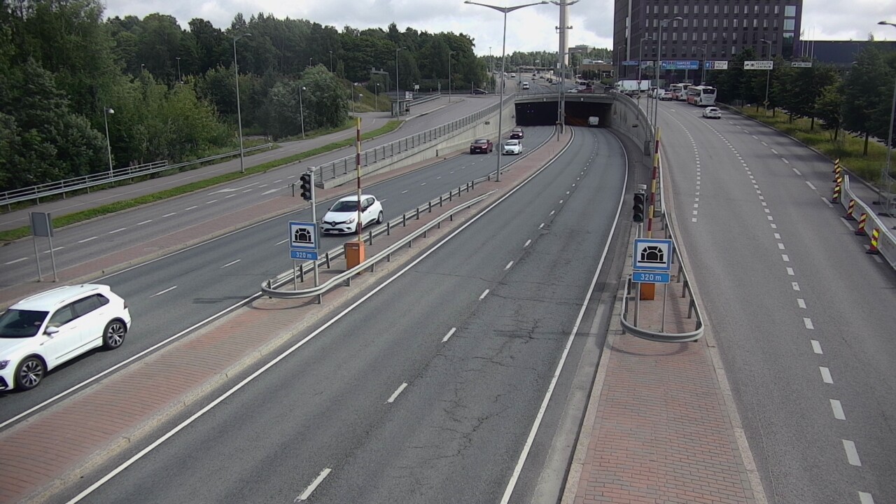 Kelikamerat Kuva Tie 100 Helsinki Hakamäentie, Kivihaan tunneli, länsi, Helsinki, Uusimaa