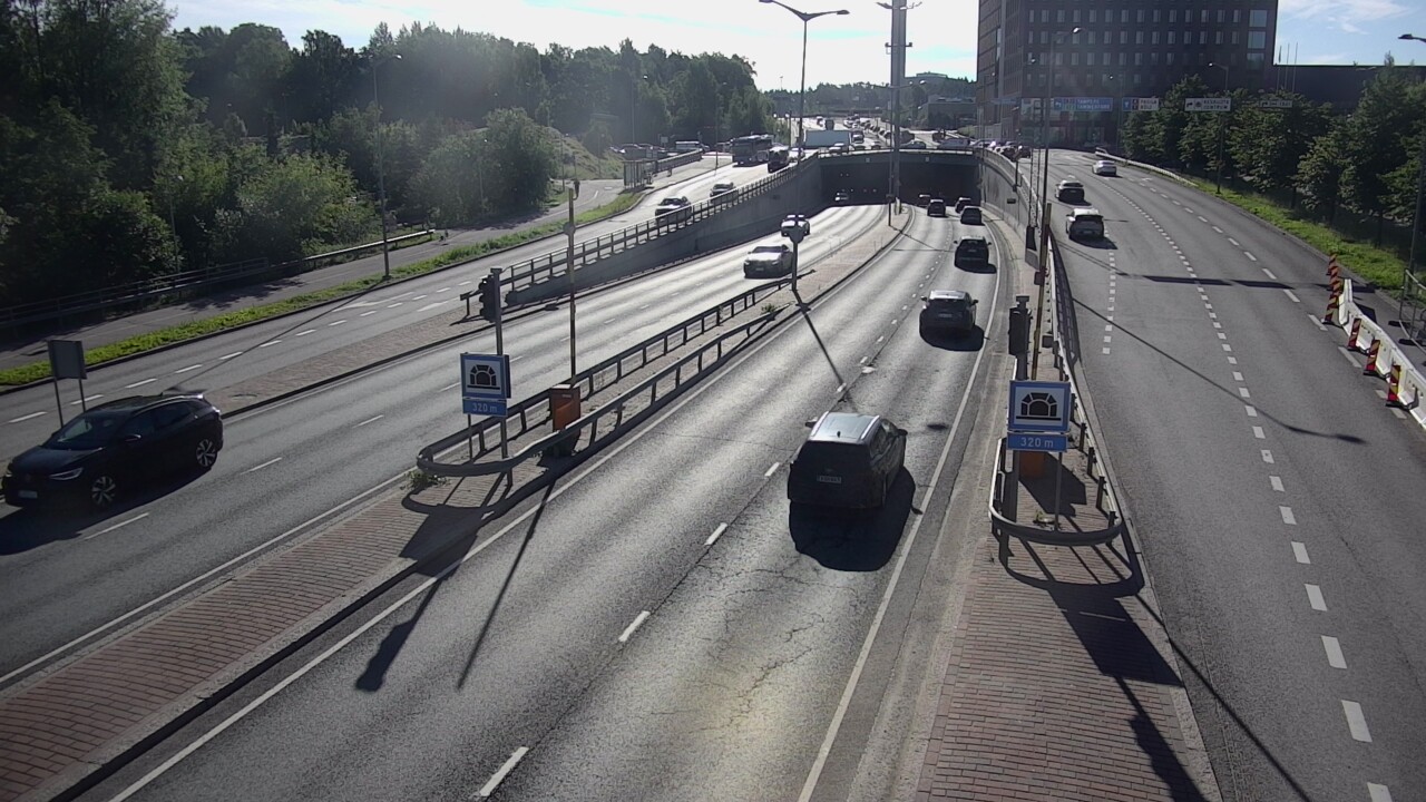 Kelikamerat Kuva Tie 100 Helsinki Hakamäentie, Kivihaan tunneli, länsi, Helsinki, Uusimaa