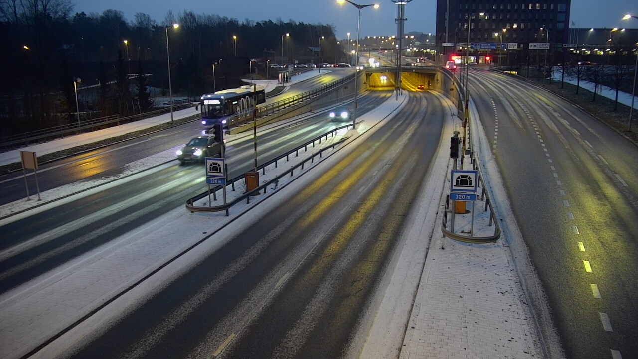 Kelikamerat Kuva Tie 100 Helsinki Hakamäentie, Kivihaan tunneli, länsi, Helsinki, Uusimaa
