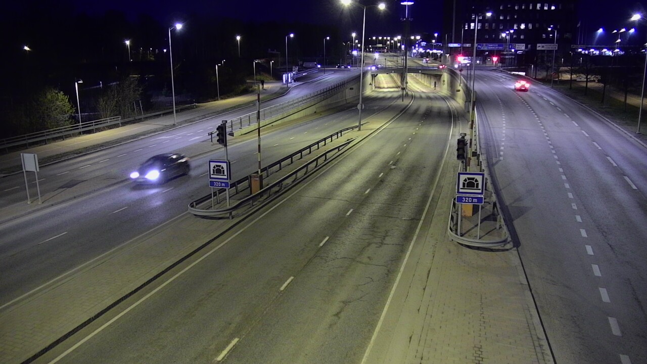 Weather Camera Image Road 100 Helsinki Hakamäentie, Kivihaan tunneli, länsi, Helsinki, Uusimaa