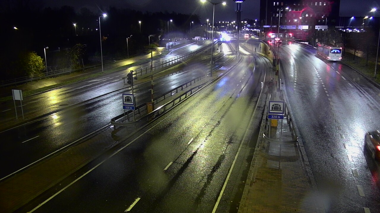 Kelikamerat Kuva Tie 100 Helsinki Hakamäentie, Kivihaan tunneli, länsi, Helsinki, Uusimaa