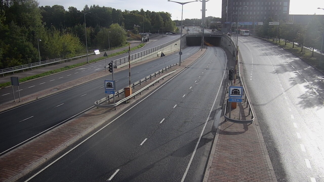 Kelikamerat Kuva Tie 100 Helsinki Hakamäentie, Kivihaan tunneli, länsi, Helsinki, Uusimaa