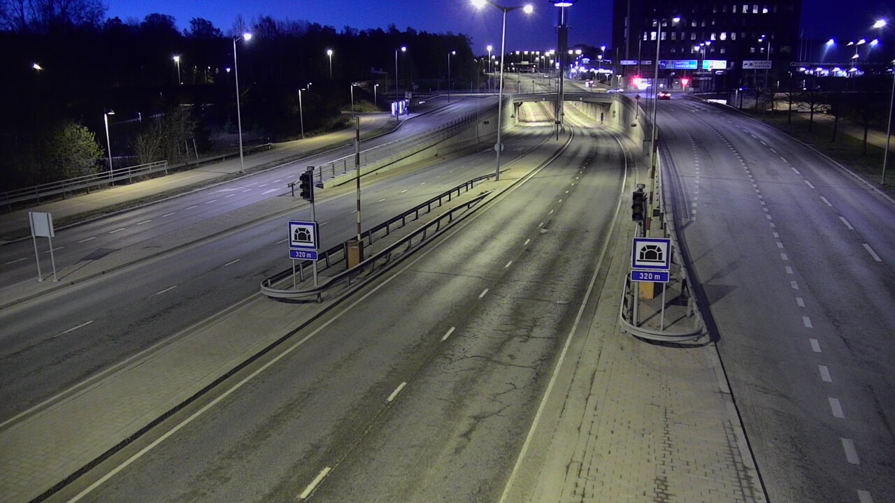 Weather Camera Image Road 100 Helsinki Hakamäentie, Kivihaan tunneli, länsi, Helsinki, Uusimaa
