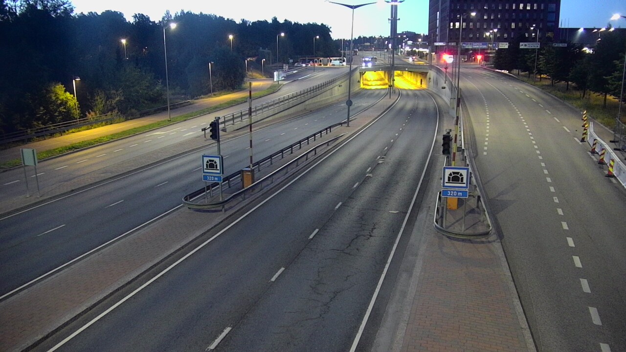 Kelikamerat Kuva Tie 100 Helsinki Hakamäentie, Kivihaan tunneli, länsi, Helsinki, Uusimaa