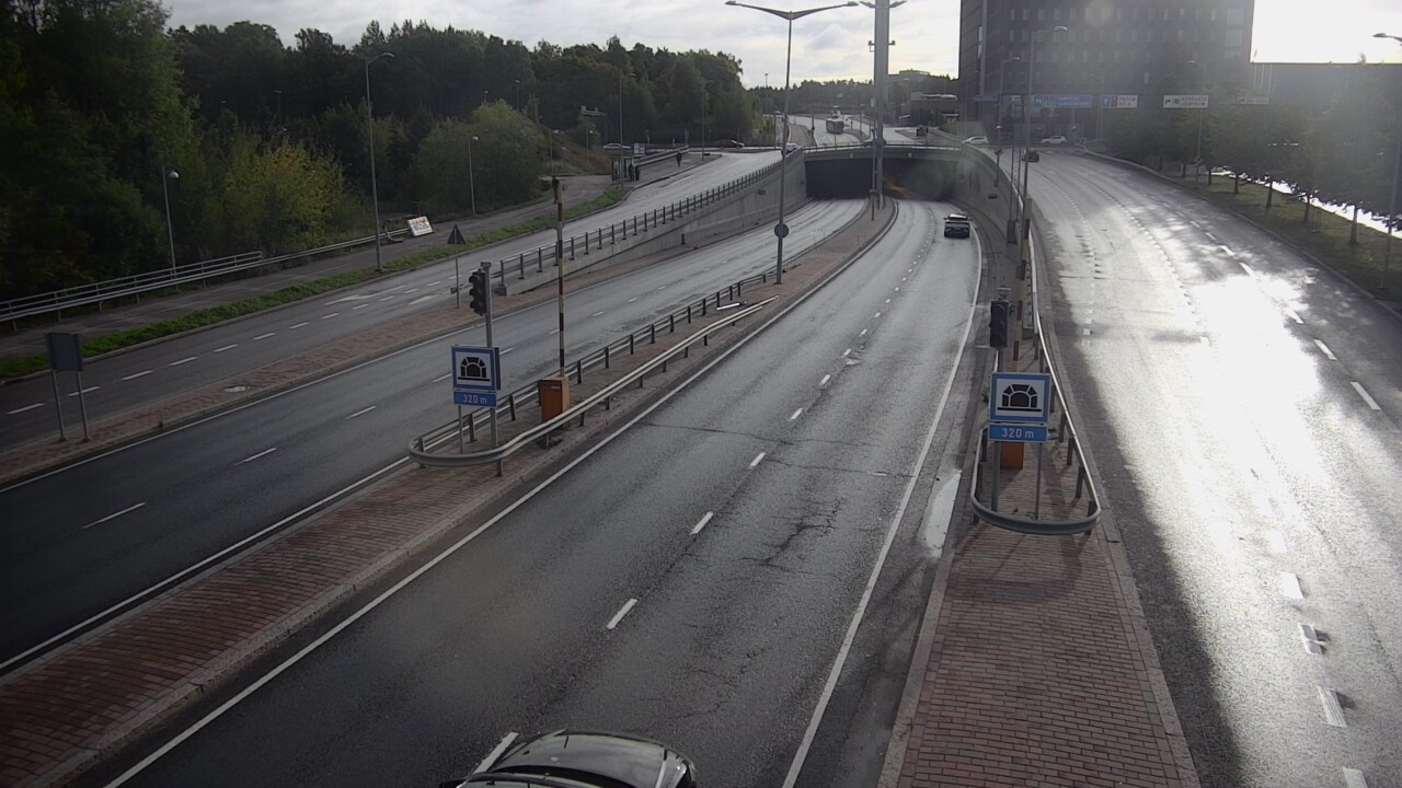 Weather Camera Image Road 100 Helsinki Hakamäentie, Kivihaan tunneli, länsi, Helsinki, Uusimaa