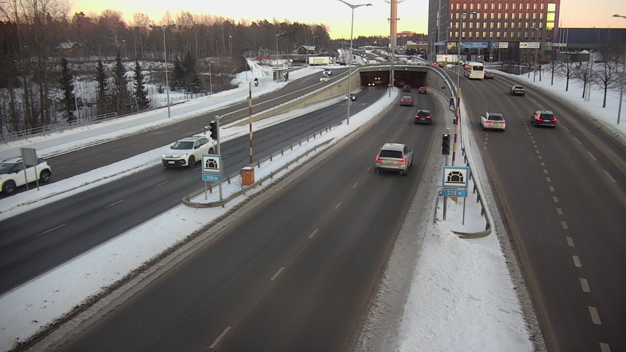 Kelikamerat Kuva Tie 100 Helsinki Hakamäentie, Kivihaan tunneli, länsi, Helsinki, Uusimaa