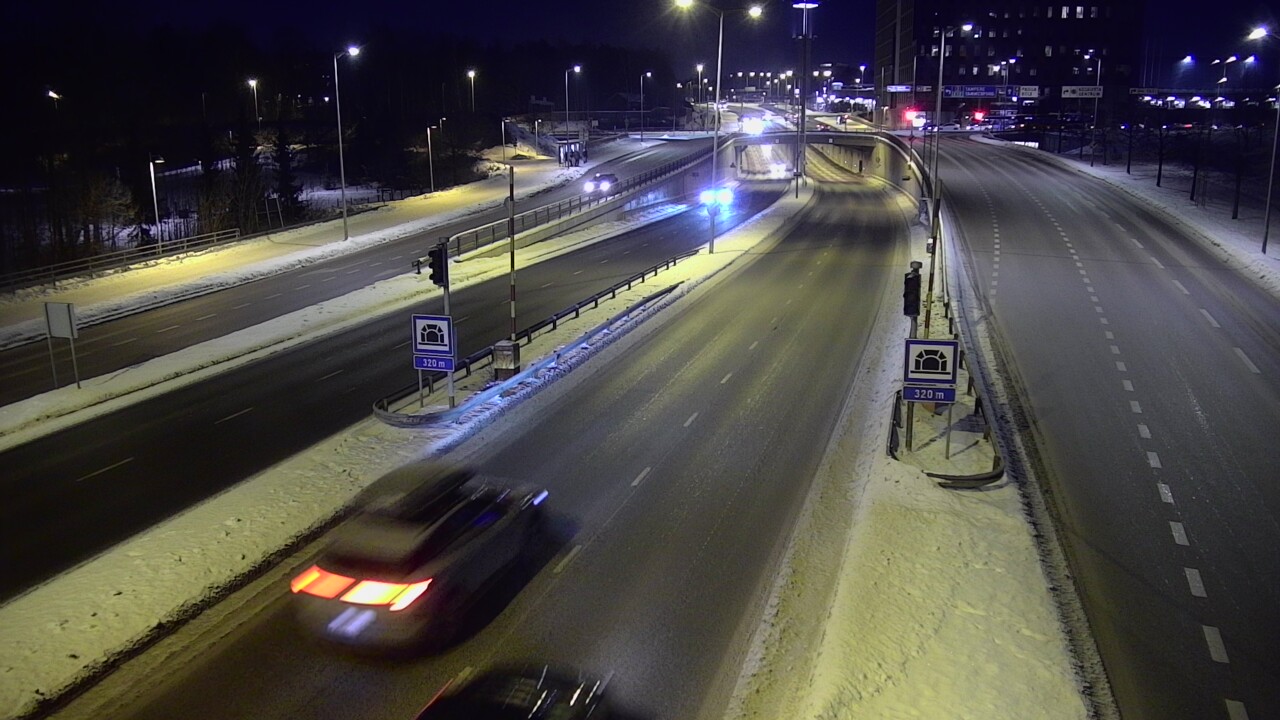 Weather Camera Image Road 100 Helsinki Hakamäentie, Kivihaan tunneli, länsi, Helsinki, Uusimaa