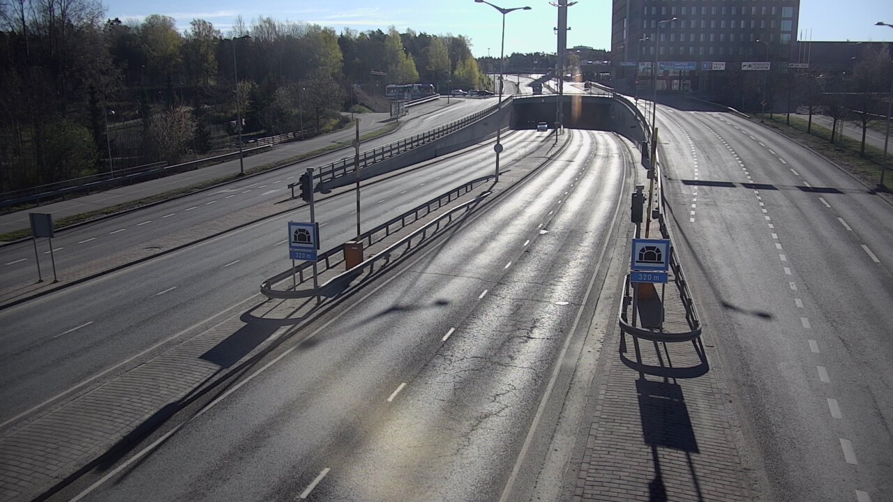 Kelikamerat Kuva Tie 100 Helsinki Hakamäentie, Kivihaan tunneli, länsi, Helsinki, Uusimaa