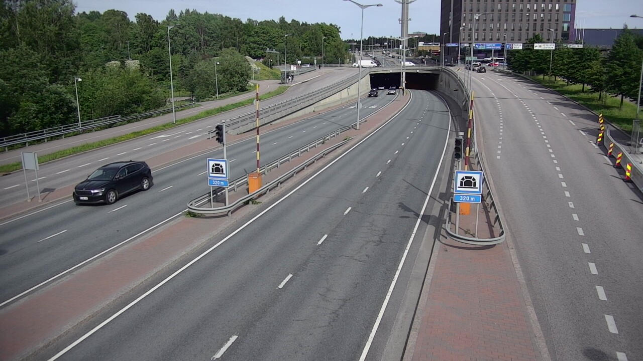 Kelikamerat Kuva Tie 100 Helsinki Hakamäentie, Kivihaan tunneli, länsi, Helsinki, Uusimaa