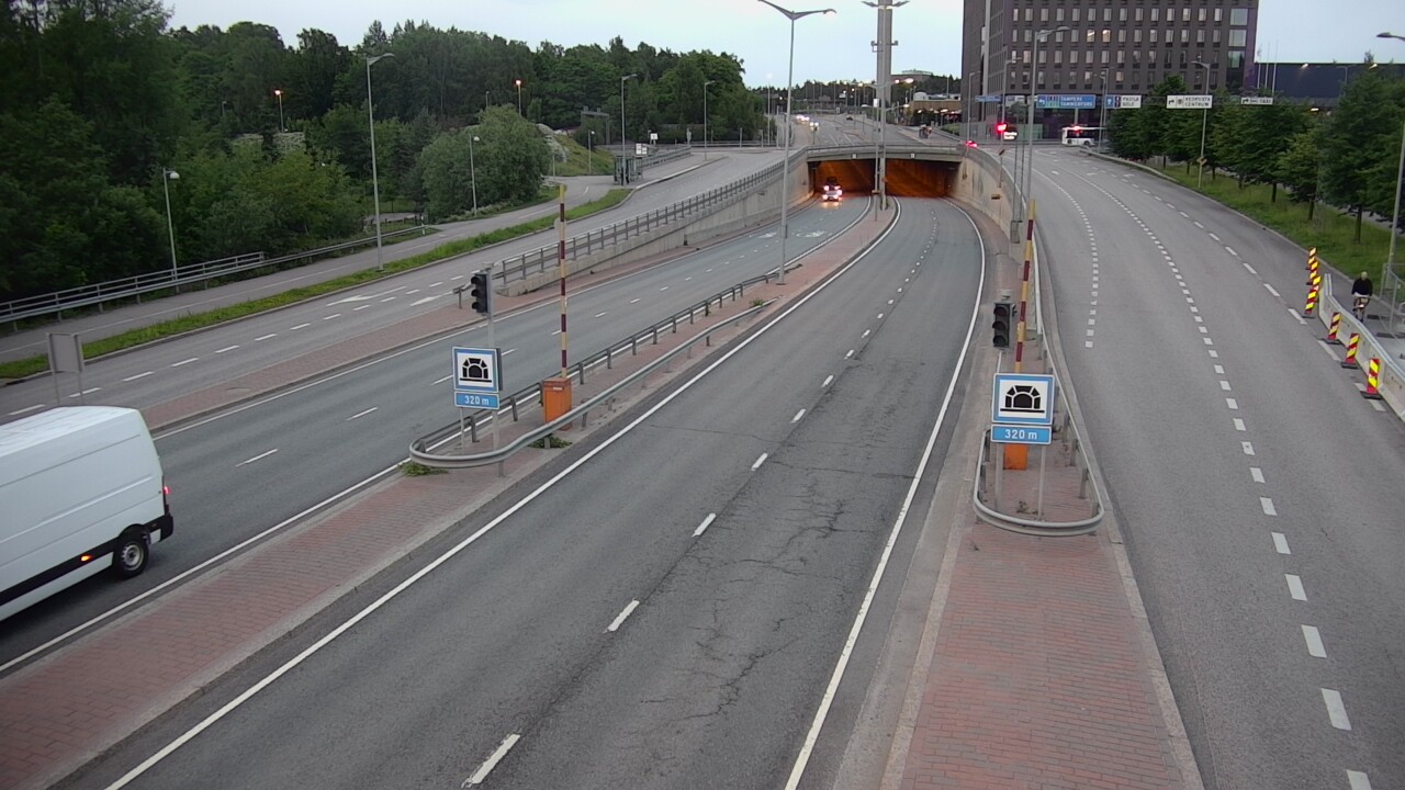 Kelikamerat Kuva Tie 100 Helsinki Hakamäentie, Kivihaan tunneli, länsi, Helsinki, Uusimaa