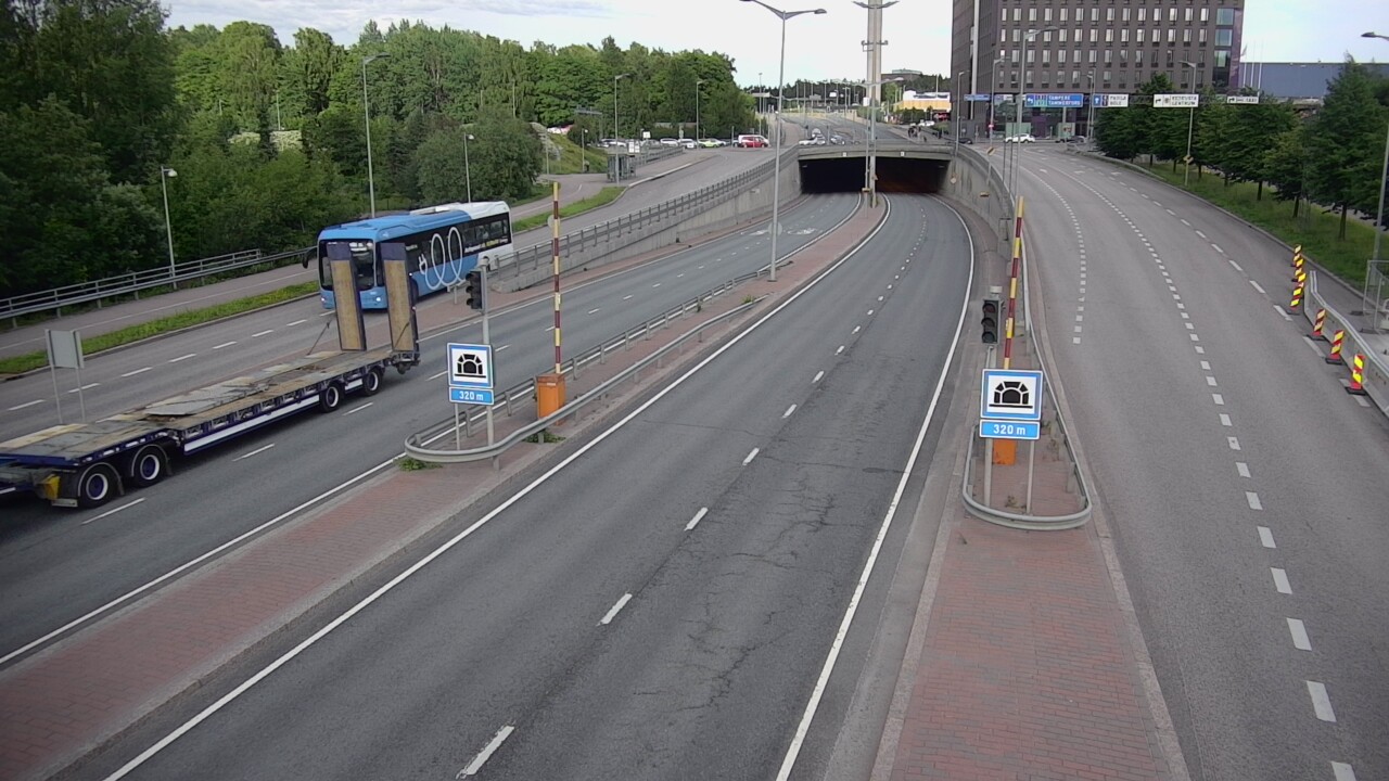 Kelikamerat Kuva Tie 100 Helsinki Hakamäentie, Kivihaan tunneli, länsi, Helsinki, Uusimaa