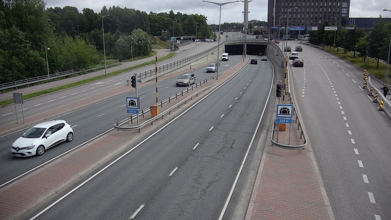 Kelikamerat Kuva Tie 100 Helsinki Hakamäentie, Kivihaan tunneli, länsi, Helsinki, Uusimaa