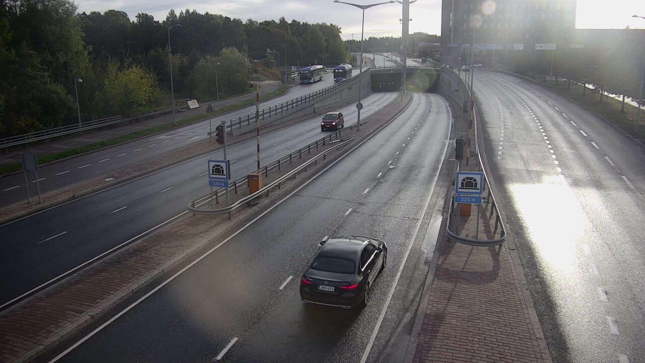 Weather Camera Image Road 100 Helsinki Hakamäentie, Kivihaan tunneli, länsi, Helsinki, Uusimaa