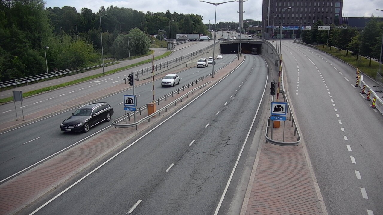 Kelikamerat Kuva Tie 100 Helsinki Hakamäentie, Kivihaan tunneli, länsi, Helsinki, Uusimaa