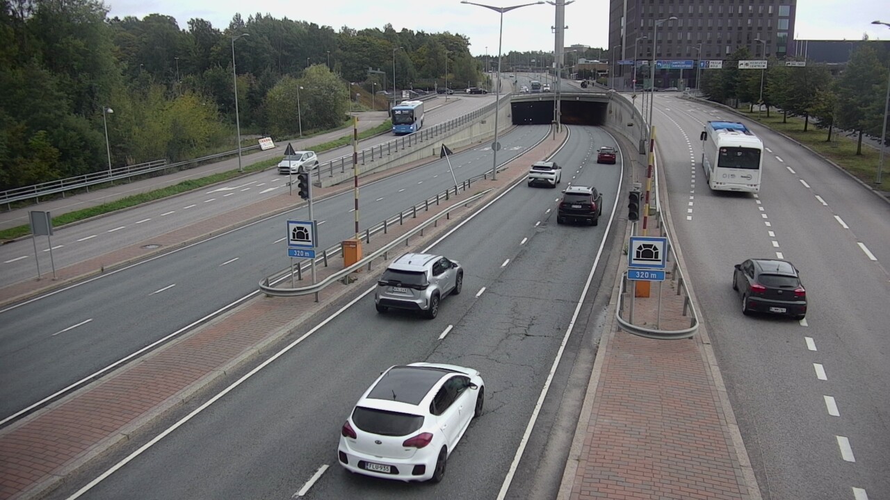 Kelikamerat Kuva Tie 100 Helsinki Hakamäentie, Kivihaan tunneli, länsi, Helsinki, Uusimaa