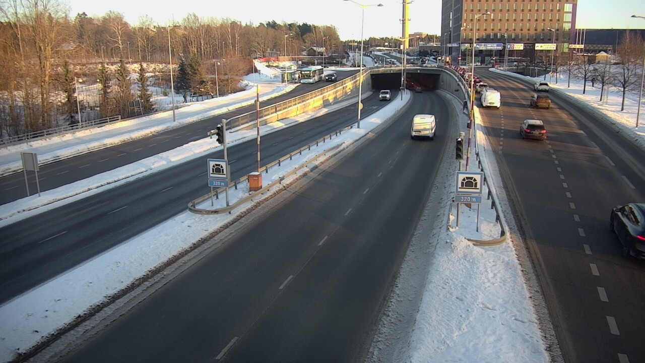 Kelikamerat Kuva Tie 100 Helsinki Hakamäentie, Kivihaan tunneli, länsi, Helsinki, Uusimaa