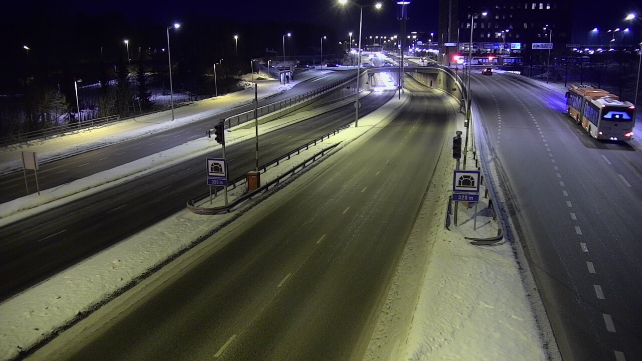 Kelikamerat Kuva Tie 100 Helsinki Hakamäentie, Kivihaan tunneli, länsi, Helsinki, Uusimaa