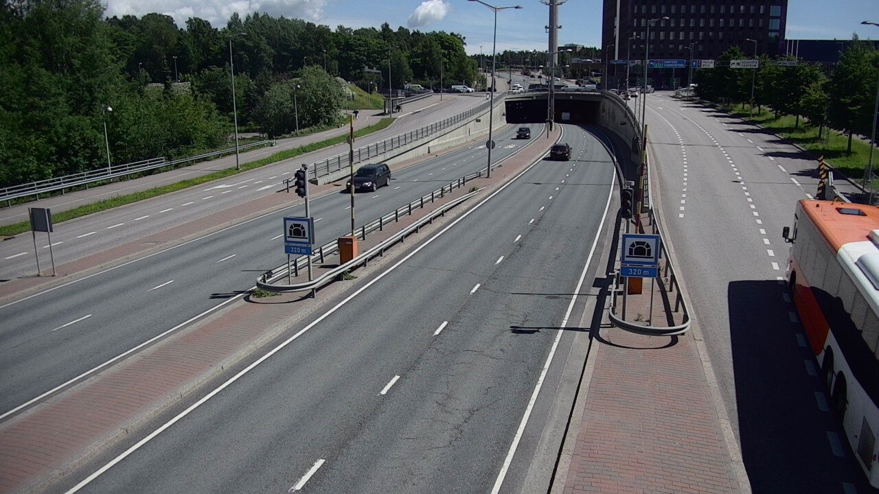 Kelikamerat Kuva Tie 100 Helsinki Hakamäentie, Kivihaan tunneli, länsi, Helsinki, Uusimaa