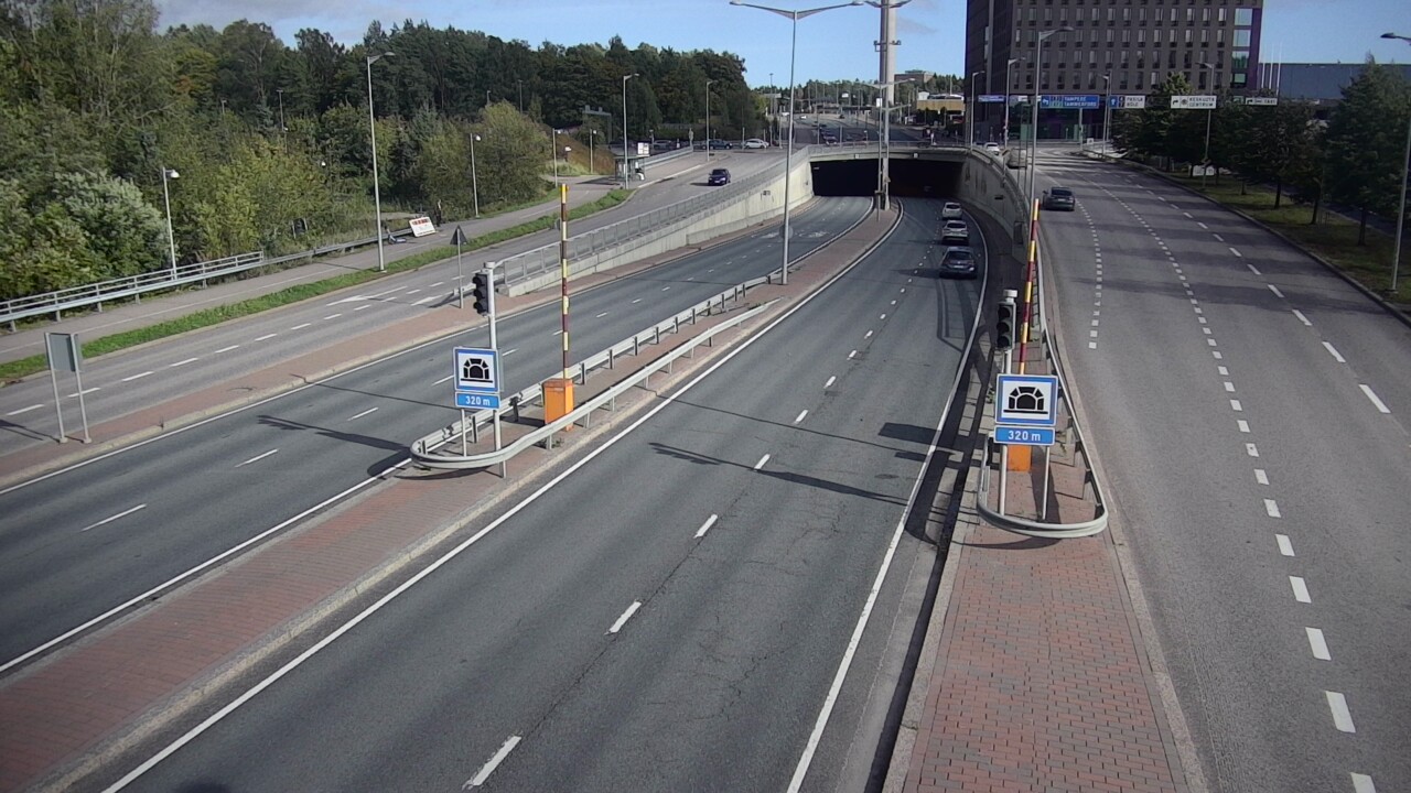 Weather Camera Image Road 100 Helsinki Hakamäentie, Kivihaan tunneli, länsi, Helsinki, Uusimaa