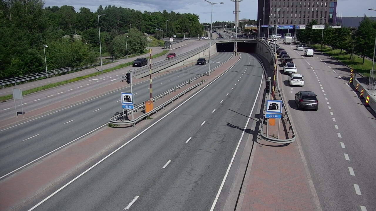 Kelikamerat Kuva Tie 100 Helsinki Hakamäentie, Kivihaan tunneli, länsi, Helsinki, Uusimaa