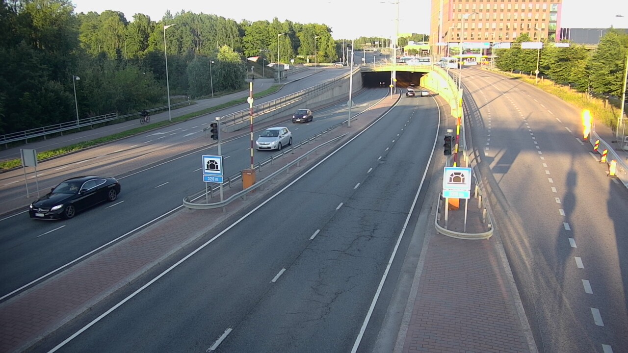 Kelikamerat Kuva Tie 100 Helsinki Hakamäentie, Kivihaan tunneli, länsi, Helsinki, Uusimaa