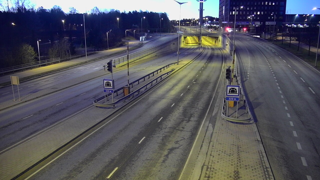 Kelikamerat Kuva Tie 100 Helsinki Hakamäentie, Kivihaan tunneli, länsi, Helsinki, Uusimaa