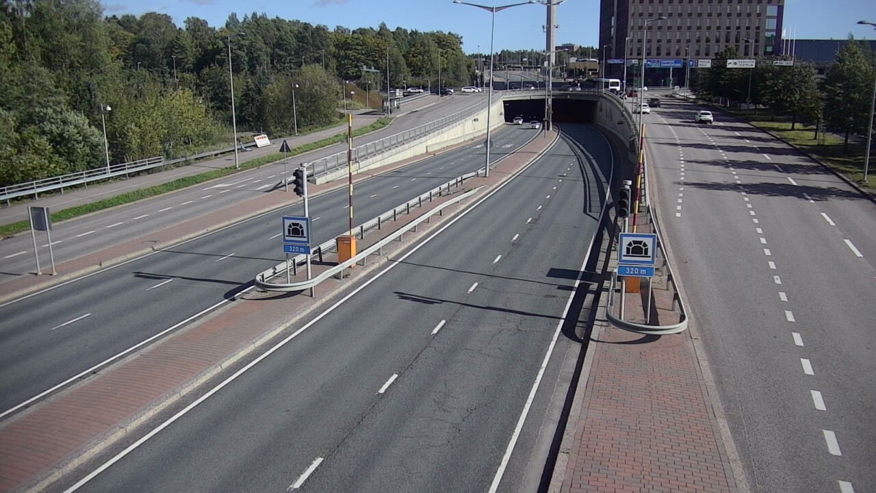 Weather Camera Image Road 100 Helsinki Hakamäentie, Kivihaan tunneli, länsi, Helsinki, Uusimaa