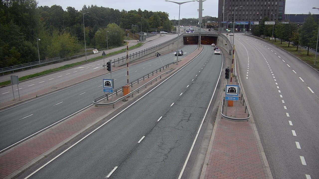 Kelikamerat Kuva Tie 100 Helsinki Hakamäentie, Kivihaan tunneli, länsi, Helsinki, Uusimaa