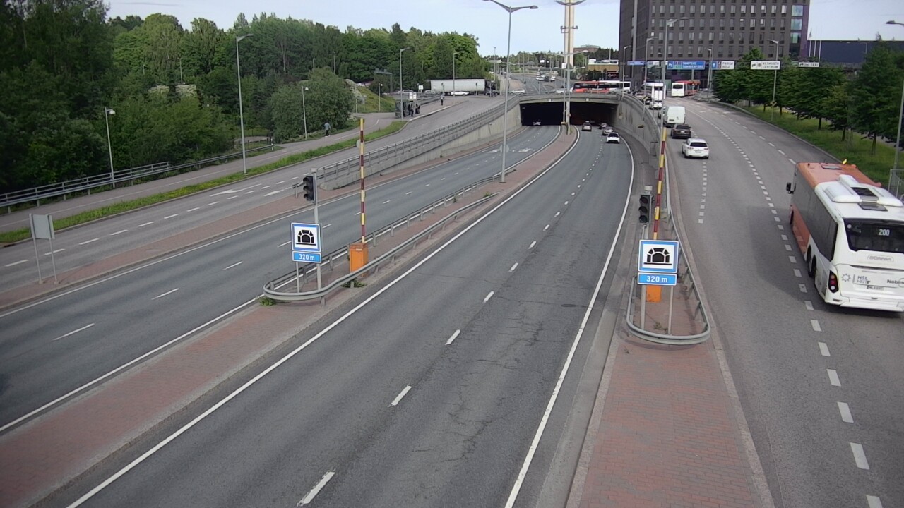 Kelikamerat Kuva Tie 100 Helsinki Hakamäentie, Kivihaan tunneli, länsi, Helsinki, Uusimaa
