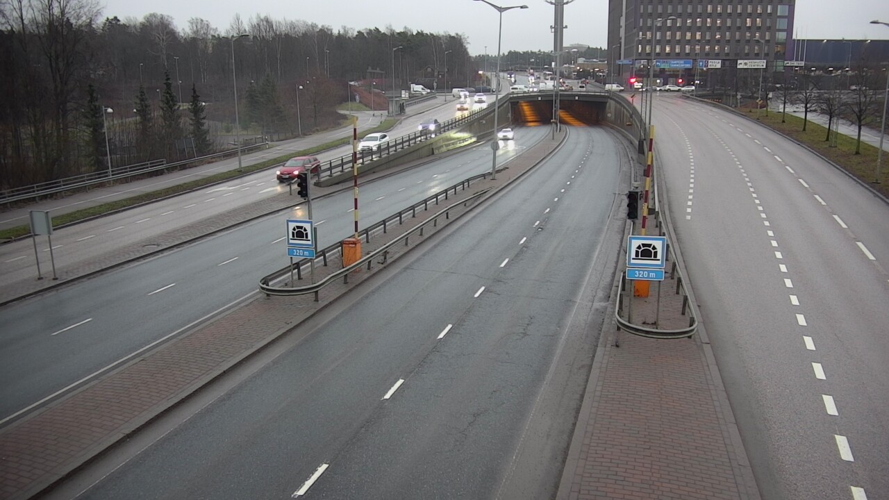 Kelikamerat Kuva Tie 100 Helsinki Hakamäentie, Kivihaan tunneli, länsi, Helsinki, Uusimaa