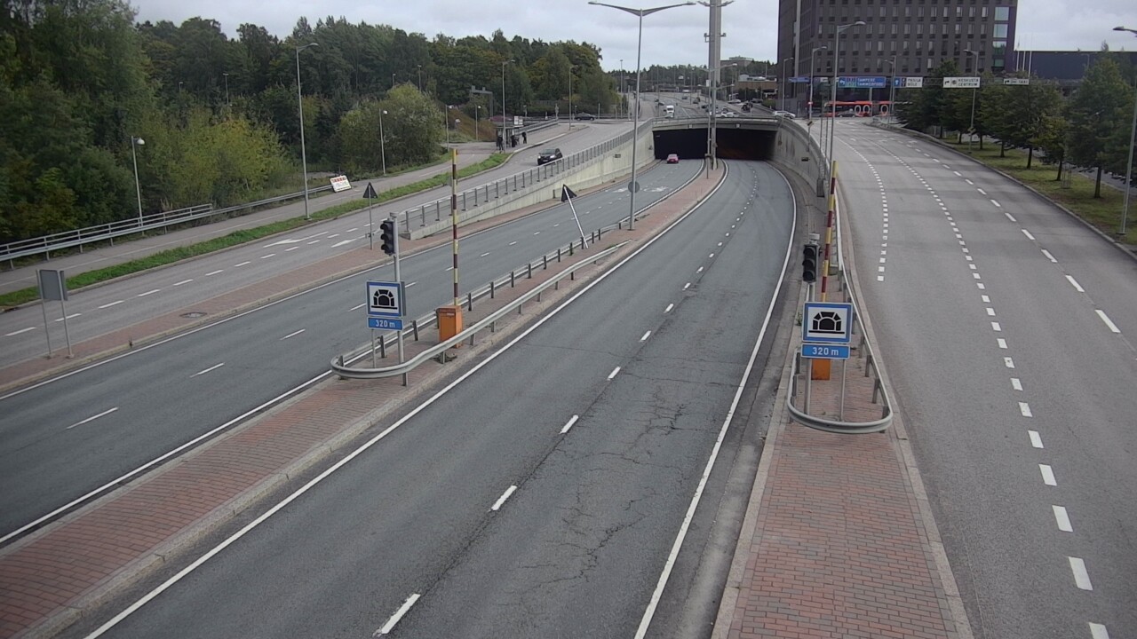Kelikamerat Kuva Tie 100 Helsinki Hakamäentie, Kivihaan tunneli, länsi, Helsinki, Uusimaa