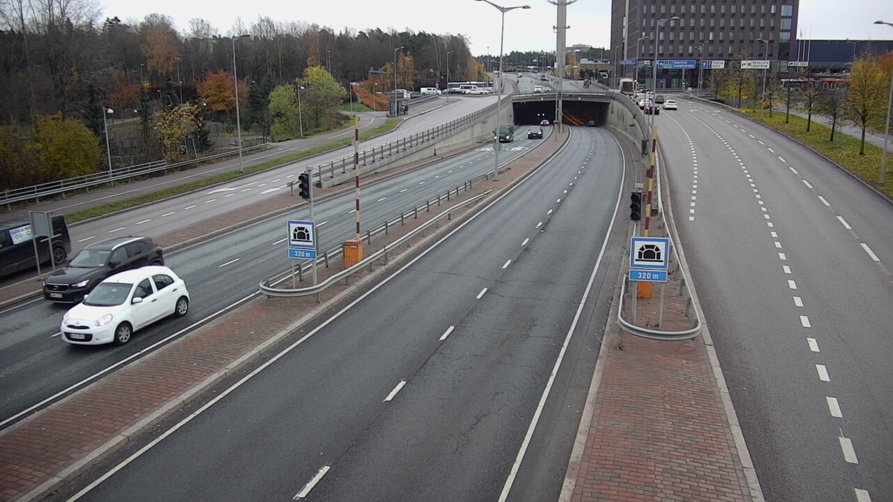Kelikamerat Kuva Tie 100 Helsinki Hakamäentie, Kivihaan tunneli, länsi, Helsinki, Uusimaa