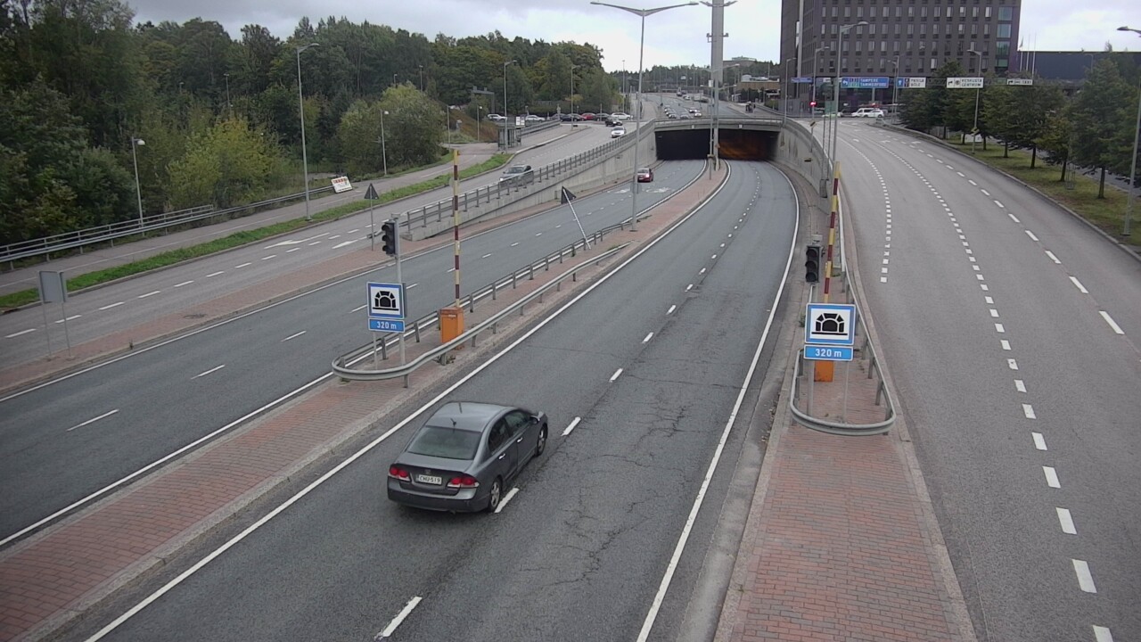 Kelikamerat Kuva Tie 100 Helsinki Hakamäentie, Kivihaan tunneli, länsi, Helsinki, Uusimaa