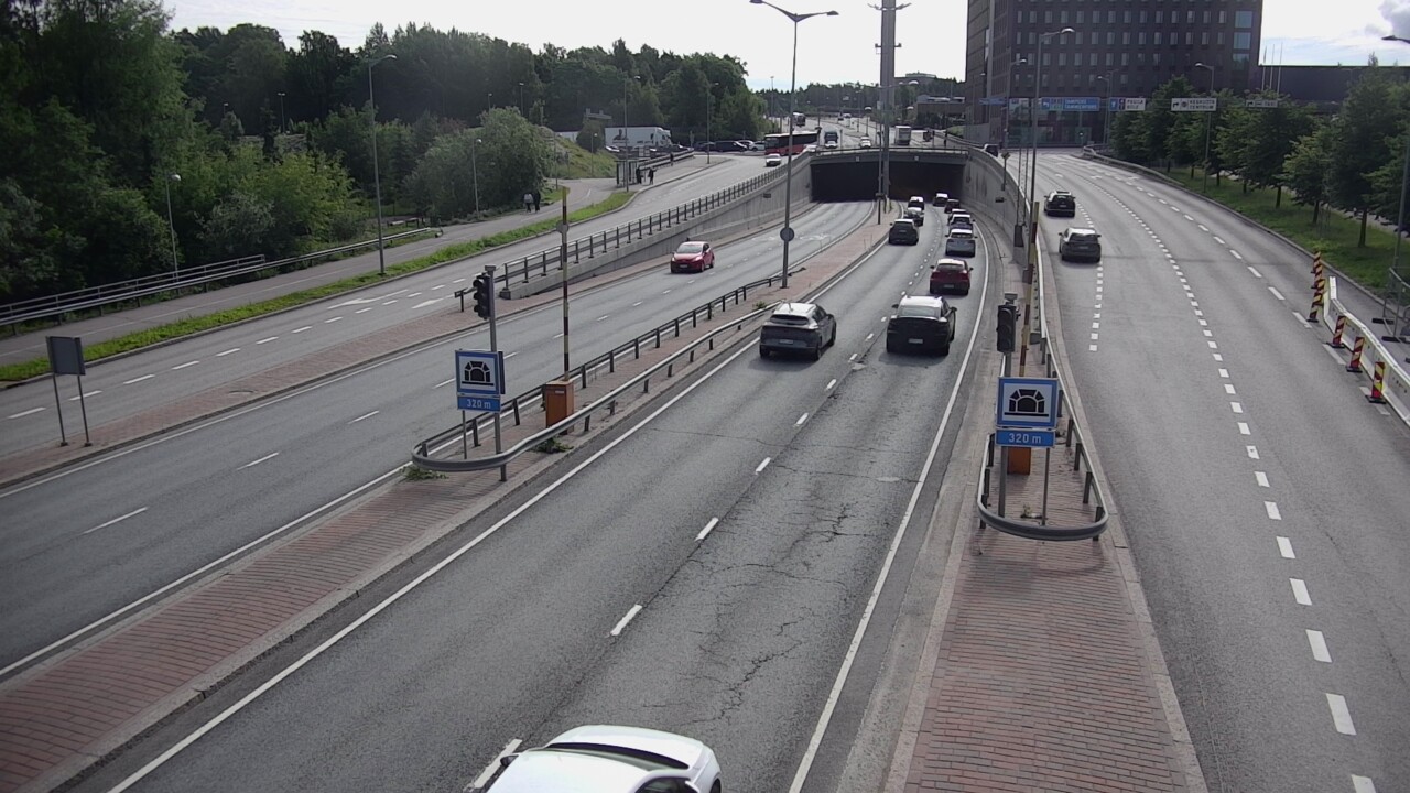 Kelikamerat Kuva Tie 100 Helsinki Hakamäentie, Kivihaan tunneli, länsi, Helsinki, Uusimaa