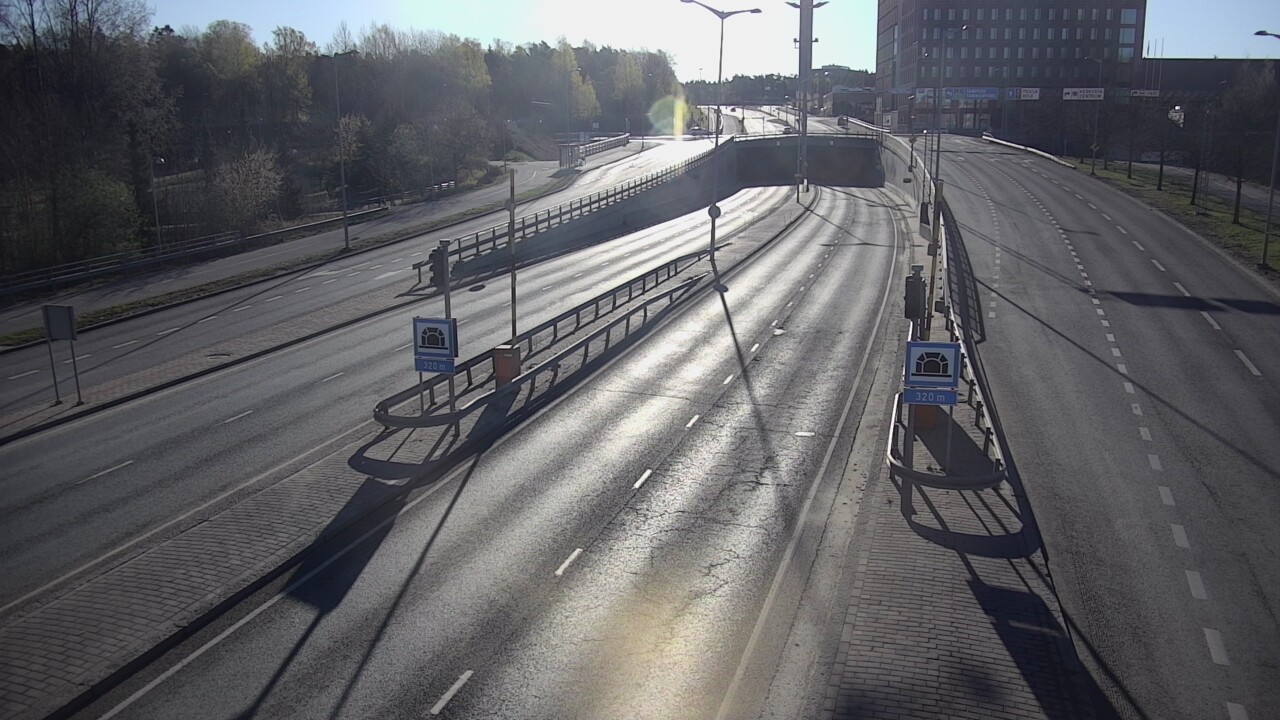 Kelikamerat Kuva Tie 100 Helsinki Hakamäentie, Kivihaan tunneli, länsi, Helsinki, Uusimaa