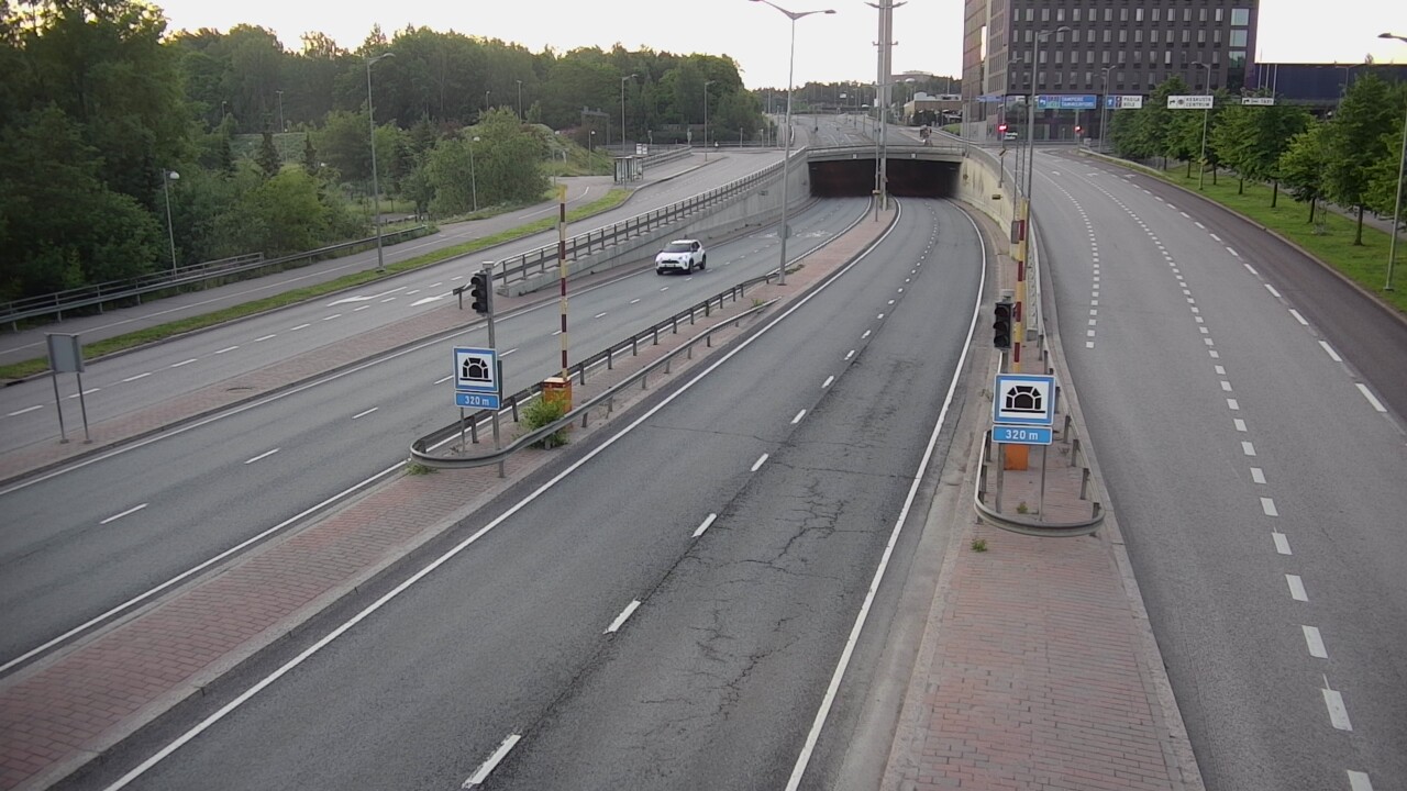 Weather Camera Image Road 100 Helsinki Hakamäentie, Kivihaan tunneli, länsi, Helsinki, Uusimaa