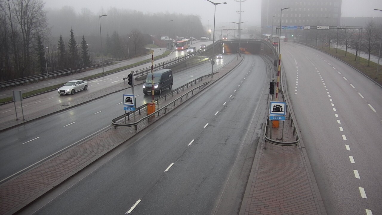 Kelikamerat Kuva Tie 100 Helsinki Hakamäentie, Kivihaan tunneli, länsi, Helsinki, Uusimaa