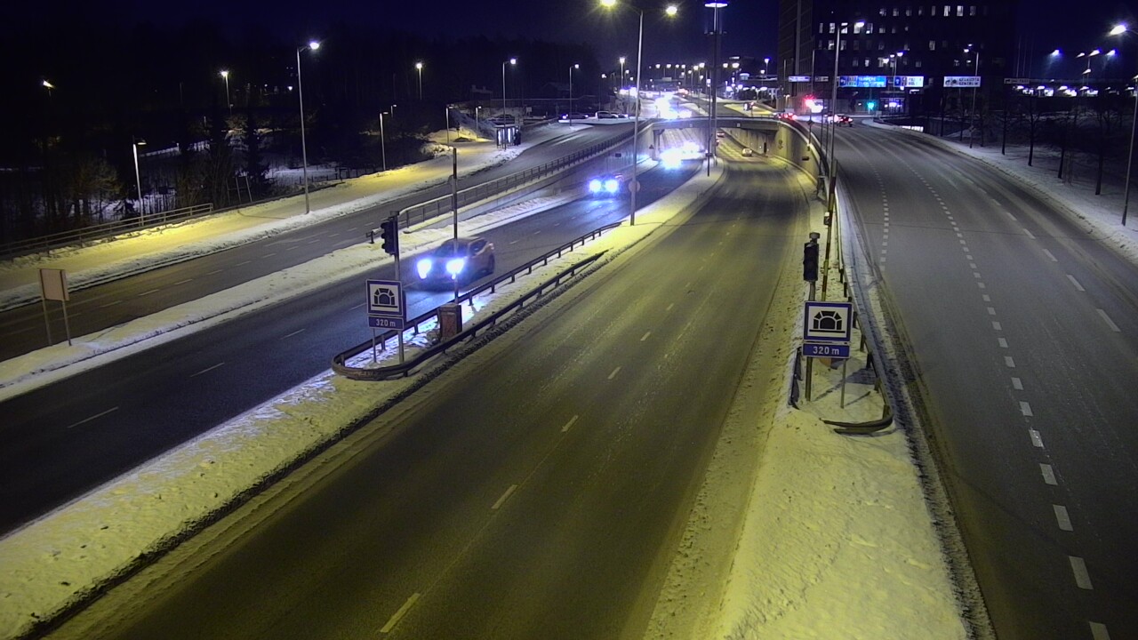 Weather Camera Image Road 100 Helsinki Hakamäentie, Kivihaan tunneli, länsi, Helsinki, Uusimaa