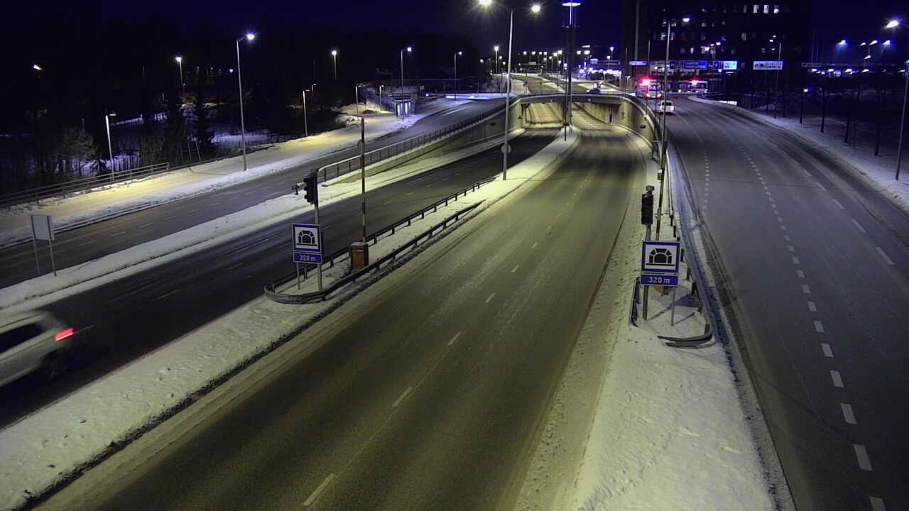 Kelikamerat Kuva Tie 100 Helsinki Hakamäentie, Kivihaan tunneli, länsi, Helsinki, Uusimaa