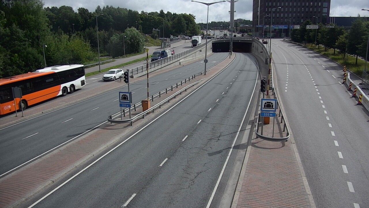 Kelikamerat Kuva Tie 100 Helsinki Hakamäentie, Kivihaan tunneli, länsi, Helsinki, Uusimaa