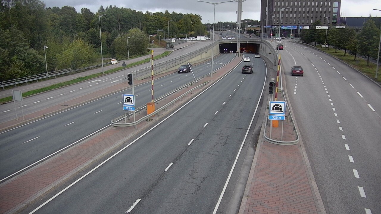 Kelikamerat Kuva Tie 100 Helsinki Hakamäentie, Kivihaan tunneli, länsi, Helsinki, Uusimaa