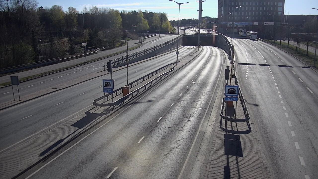 Kelikamerat Kuva Tie 100 Helsinki Hakamäentie, Kivihaan tunneli, länsi, Helsinki, Uusimaa