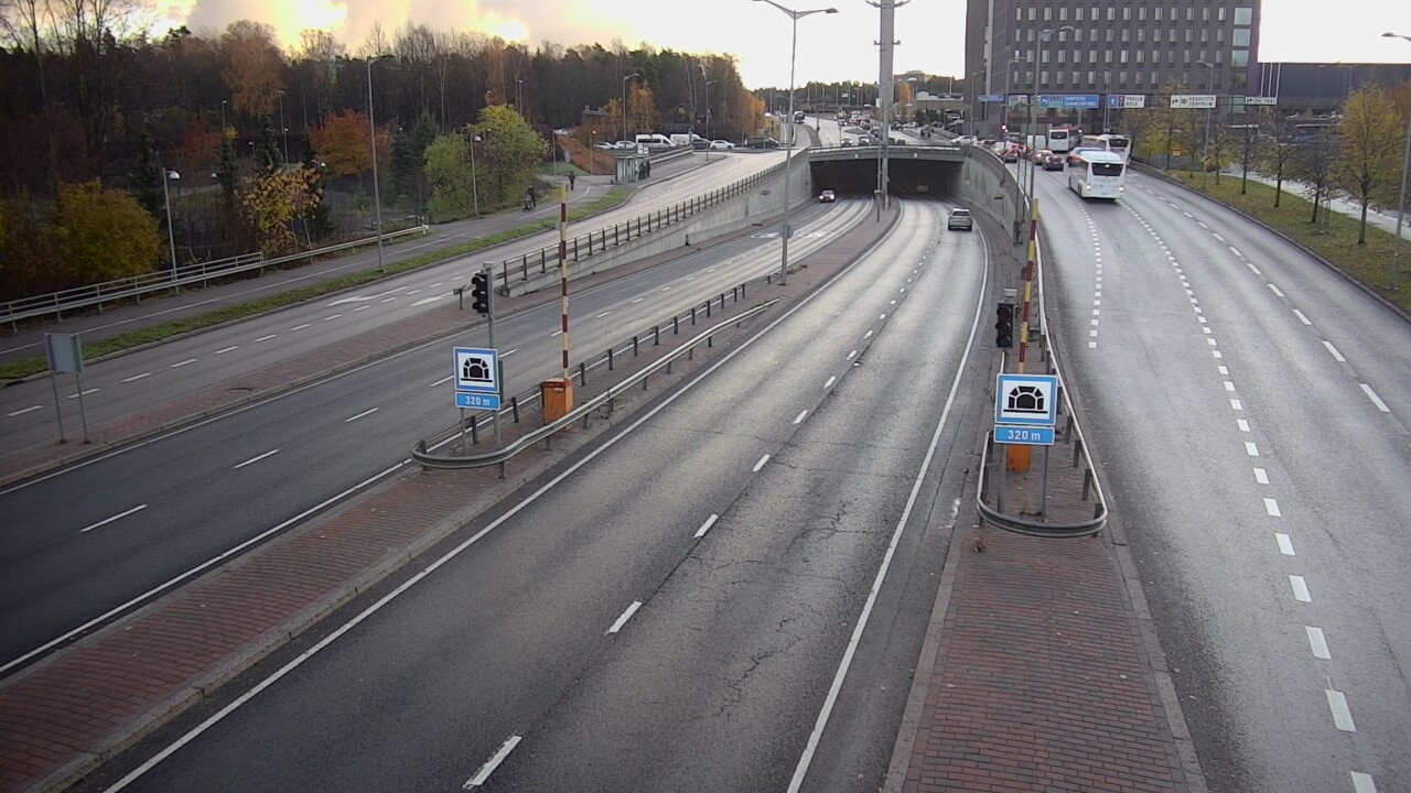 Kelikamerat Kuva Tie 100 Helsinki Hakamäentie, Kivihaan tunneli, länsi, Helsinki, Uusimaa