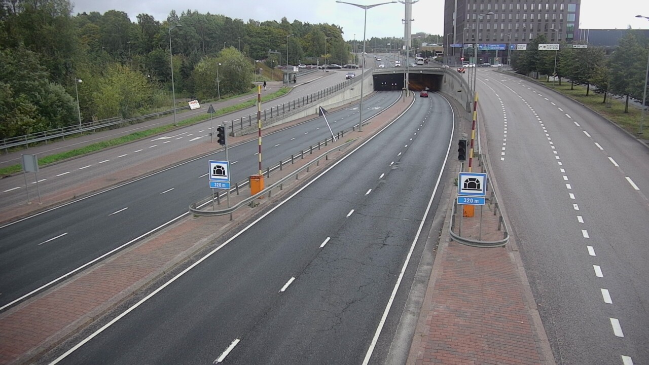 Kelikamerat Kuva Tie 100 Helsinki Hakamäentie, Kivihaan tunneli, länsi, Helsinki, Uusimaa