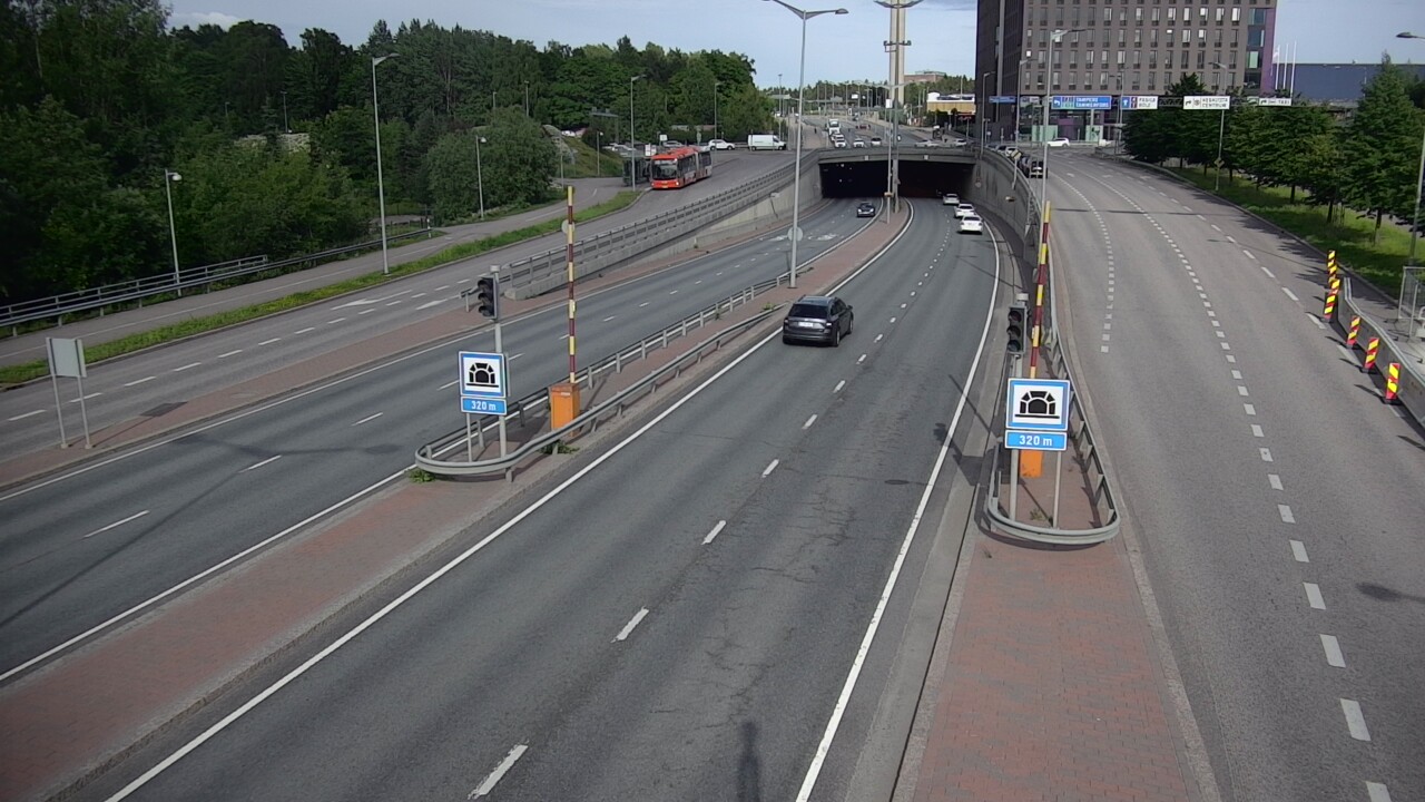 Kelikamerat Kuva Tie 100 Helsinki Hakamäentie, Kivihaan tunneli, länsi, Helsinki, Uusimaa