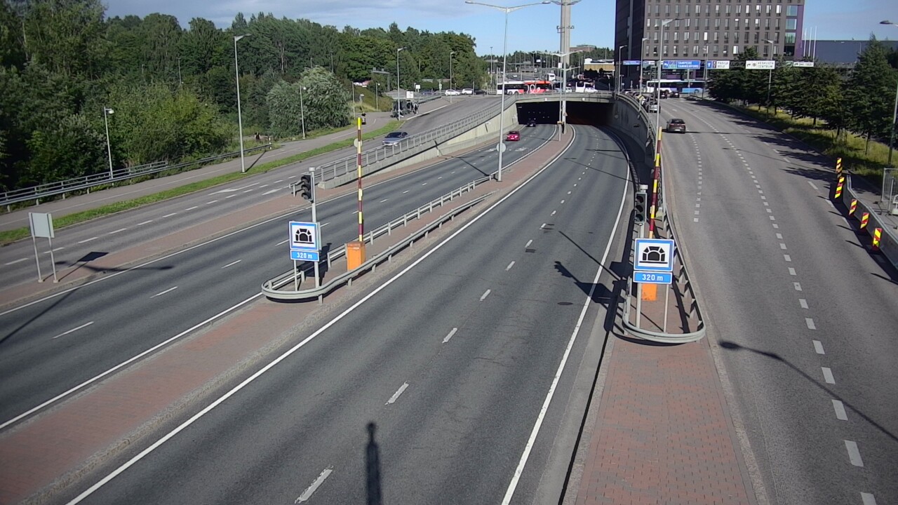 Kelikamerat Kuva Tie 100 Helsinki Hakamäentie, Kivihaan tunneli, länsi, Helsinki, Uusimaa